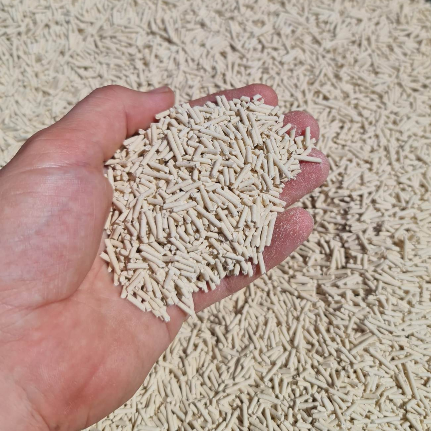 Pea Husk Cat Litter 48kg | 10 months 1 Cat